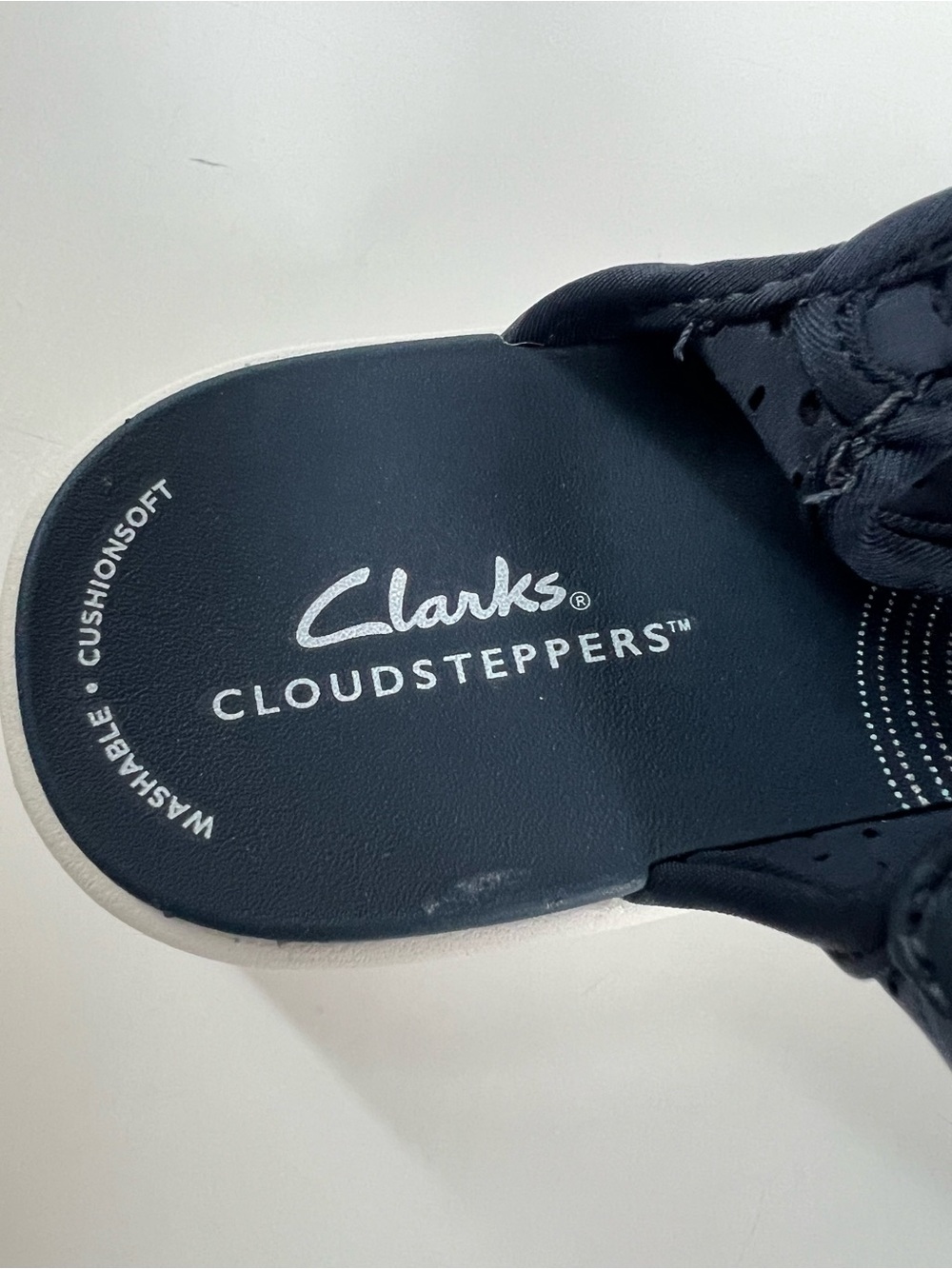 Clark’s Cloudstepper Drift Blossom Navy Thong Sandal with Cushioned White Sole 8 - Picture 7 of 13